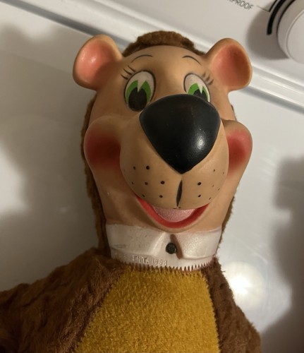 Vintage Huckleberry Hound Pouet Rubber Hanna Barbera