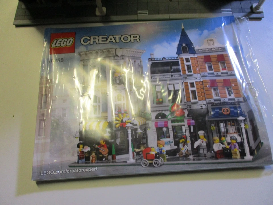 LEGO Modular Buildings 10255 Assembly Square, Foto 3 von 3