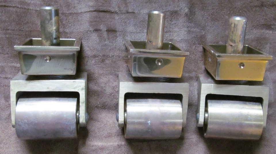 Ruote per pianoforte a coda in ottone stile elegante - Set di 3  - Immagine 2 di 2