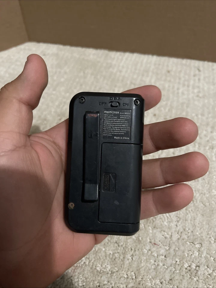 Radio de bolsillo estéreo AM/FM Memorex MR4240 Foto 3 de 4