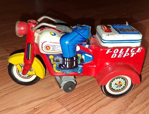 TIN WIND UP TOY WORKS? MADE JAPAN 1950S? POLICE DEPT 3 WHEEL MOTORCYCLE LITHO 