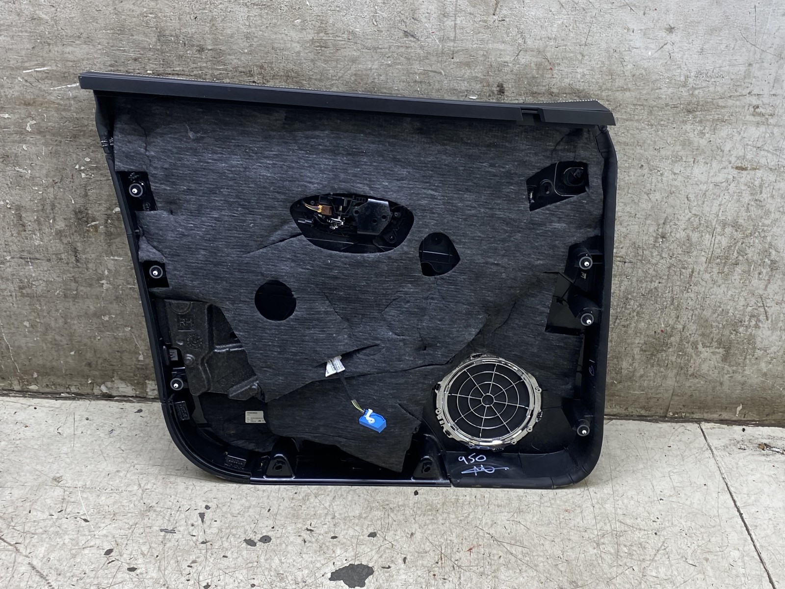 2015-2020 BENTLEY BENTAYGA OEM RH FRONT RIGHT PASSENGER INNER DOOR TRIM PANEL