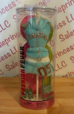 2004 Barbie Fashion Fever Tube 05 Blue Terry Cloth Outfit Shoes Purse Mannequin