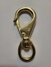 3 3/4" Brass wide open clasp/hook with 3/4 swivel eye. fast connect lead ropes.