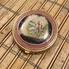 Vintage Mesh Gold Tone Rouge Compact With Cameo Picture Made In USA