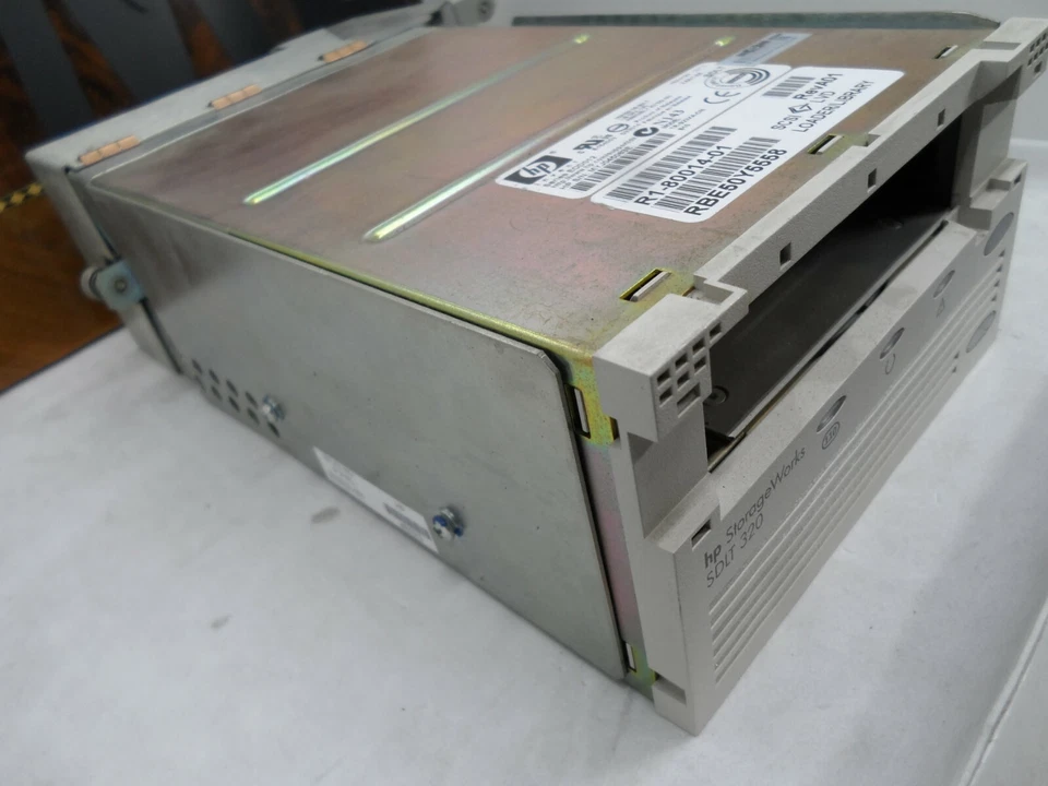 HP Compaq HPE SDLT320 MSL6000 Tape 257322-001 293532-001 70-80014-18 R1-80014-01 - Image 2 of 4