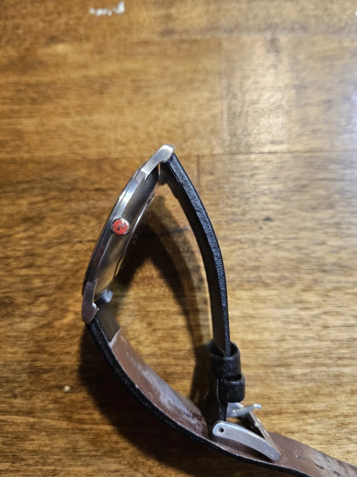 Mondaine Simply Elegant 41mm relógio de quartzo masculino mostrador preto aço A638.30350.14SBB - Imagem 4 de 4