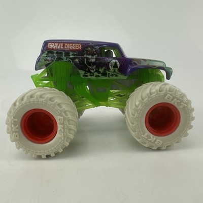 Spin Master Monster Jam Creatures GRAVE DIGGER TRUCK 1:64 Exclusive