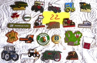 Lot de pin's agriculture tracteur machine engins agricole 1 agrafe 18