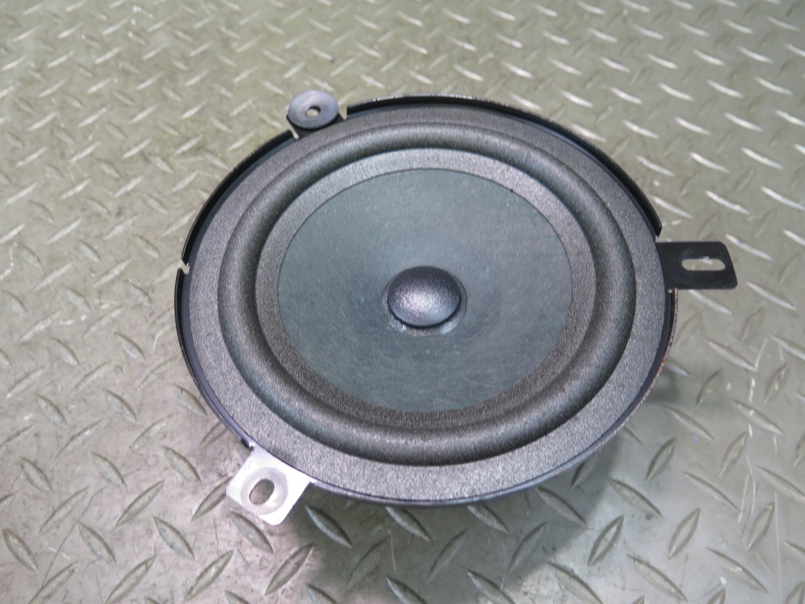 2017-2020 MASERATI LEVANTE M161 FRONT OR REAR DOOR SPEAKER SET OF 2