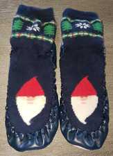 boys or girls KNIT SLIPPERS SMALL 8.5 INCH LONG SANTA CHRISTMAS TREES NICE 