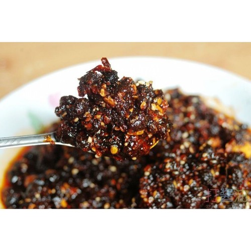 Lao Gan Ma SPICY FRIED CHILI IN OIL Sauce Very Hot Chinese Laoganma