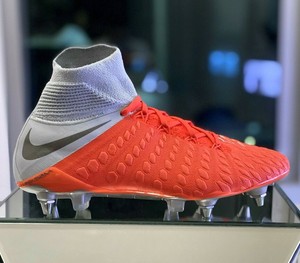 nike hypervenom phantom 3 size 7