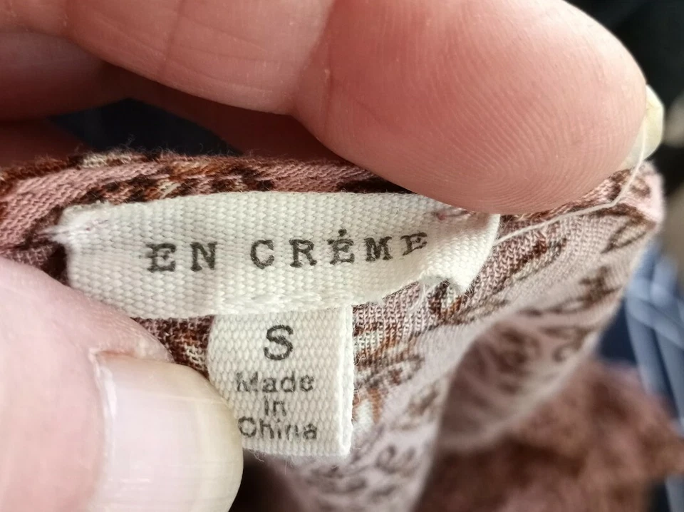 ¡Oferta! Mameluco En Creme Talla Pequeña Manga Larga Puño Elástico Volantes Pierna Borde Cuello en V Foto 3 de 3