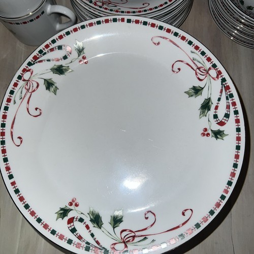8 Piece Set Christmas Home Essentials “Tartan Ribbon” Gold Trim Complete Set - Picture 2 of 12