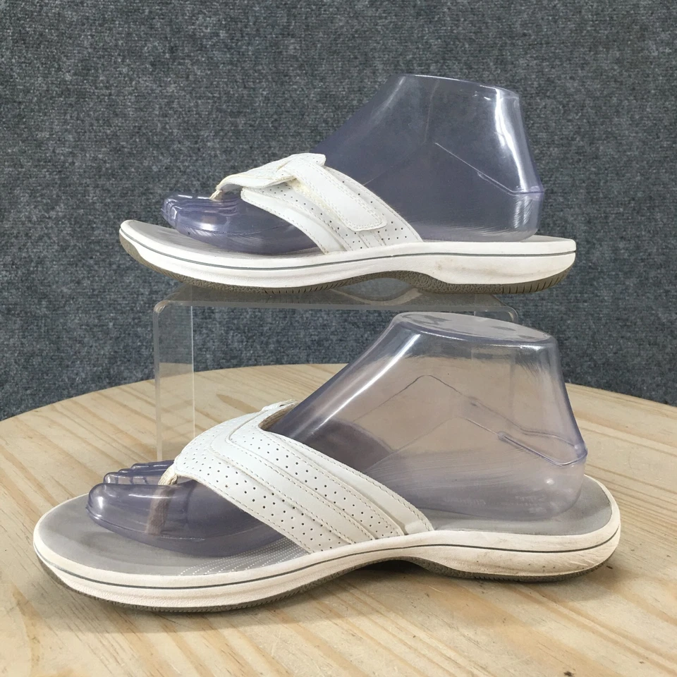 Sandalias Cloudsteppers by Clarks para mujer 8 M Breeze Sea tanga blancas planas 26116239 Foto 2 de 4