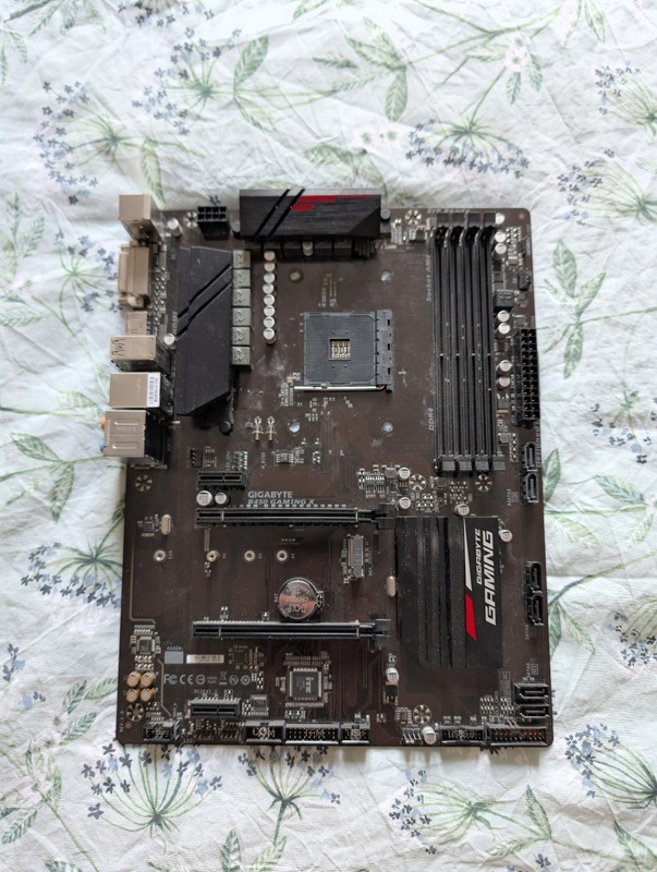 Gigabyte B450 Gaming X AM4 Motherboard – Fully Working – Ryzen Compatible