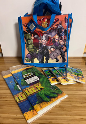 HULK Birthday party lot-4 packs invites(32 )-2 table cloths+11 totes