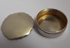 BEAUTIFUL ENGLISH ANTIQUE 1924 SOLID STERLING SILVER ROUGE PILL BOX
