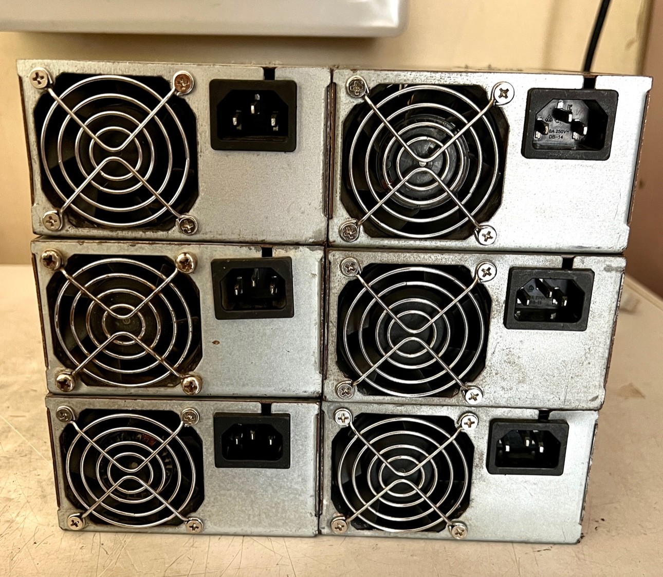 Bitmain Antminer APW7 1800W Power Supply APW7-12-1800-A3 PSU 100-140V / 200-264V