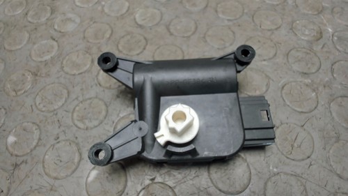 Stellmotor Zentralklappe VW Golf Variant 1.6 TDI DPF 5K 0132801345 12 Monate