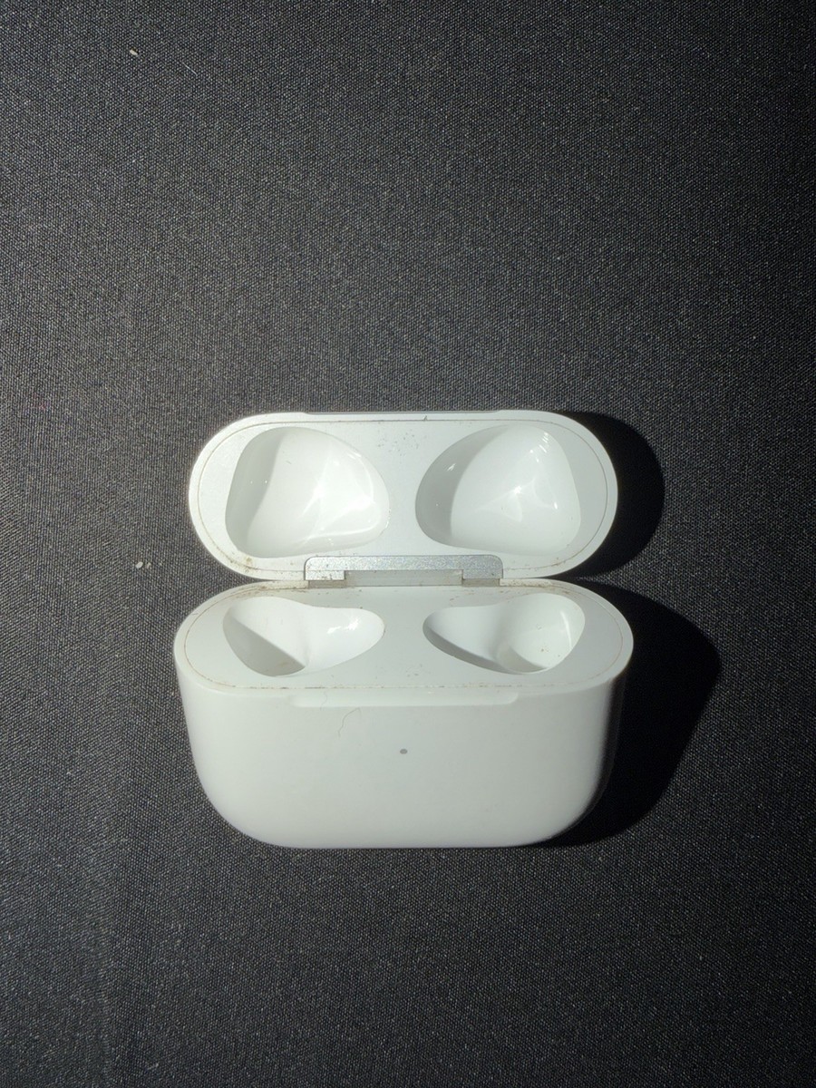 Apple AirPods 4th Gen with Charging Case A3050 A3053 A3058 MXP63LL