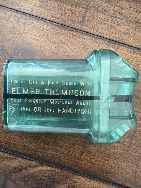 MINNESOTA Handiyohi ELMER THOMPSON Mobilgas Advertise SALT PEPPER Shaker Oil Gas