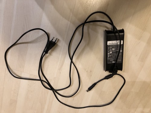 Original Dell PA-4E Netzteil Output: 19.5V - 6.7A für fast alle DELL Notebooks D