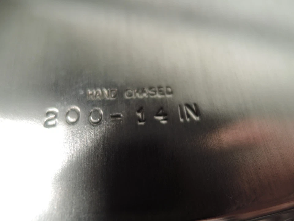 Bandeja Stieff 200 Baltimore Repousse 14 pulgadas Diámetro plata esterlina americana 1956 Foto 4 de 4