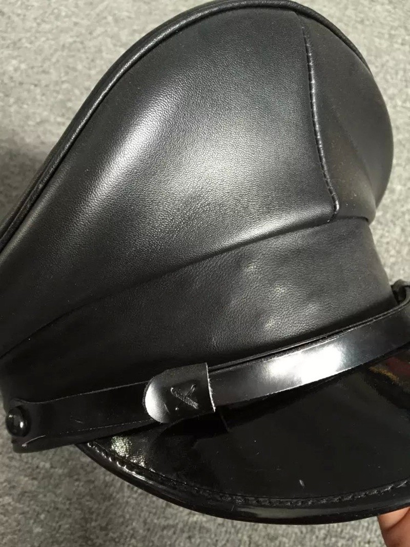 Muir Cap Leather