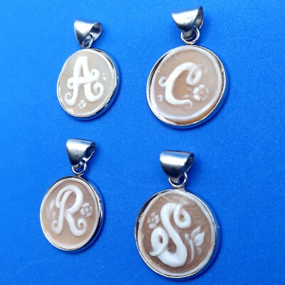 CIONDOLO CON CAMMEO CIONDOLO CON LA TUA INIZIALE PENDENTE IN