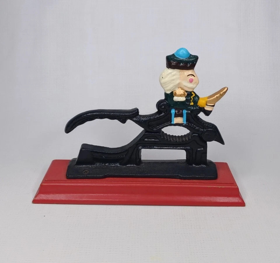 Cast Iron Mounted Nutcracker Nut Cracker