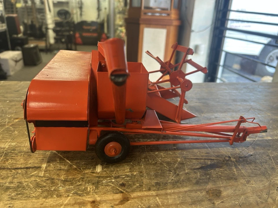 Allis Chalmers All Crop Harvester 1/20 Pressed Steel Farm Imp Replica By Benge - Image 3 of 4