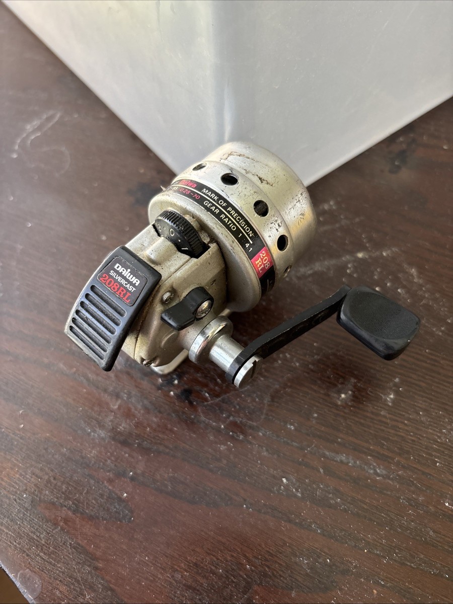 daiwa 208rl fishing reel Vintage Daiwa Silvercast 208RL Spin Cast Reel