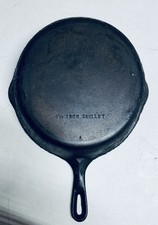 Unmarked Wagner Wear 9 3/4" Cast Iron Skillet Made In USA 1940 - Unrestored