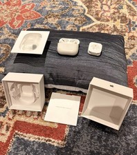 Apple AirPods Pro 1 1st Gen  MagSafe Case - Right Side Works - Good