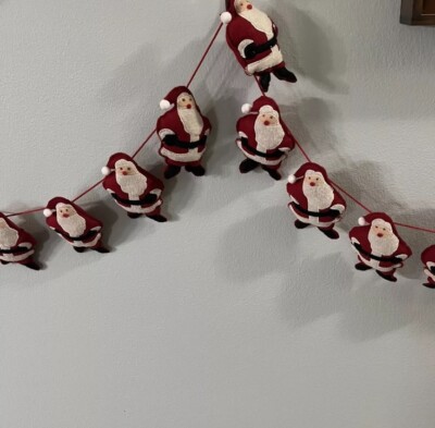 Vintage Handmade Felt Red Stuffed Santa Christmas Garland 60  Long 15 Santas