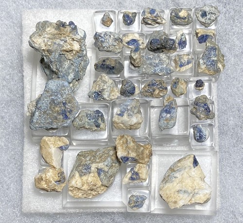 Small Benitoite Specimens from San Benito County, California: Per Bid Auction - Picture 10 of 12