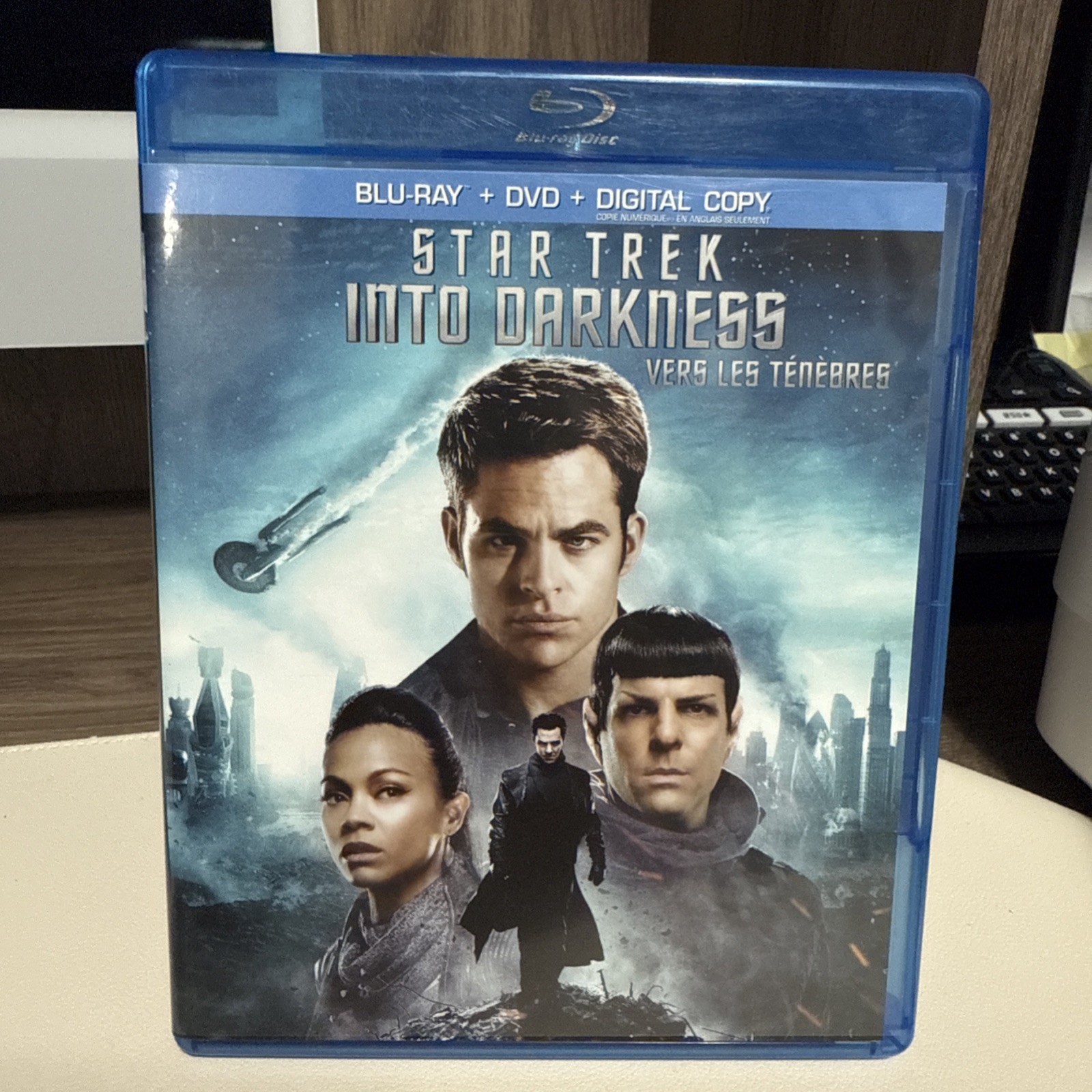 Star Trek Into Darkness (Blu-ray + DVD, 2-Disc Set, Canadian) Chris Pine