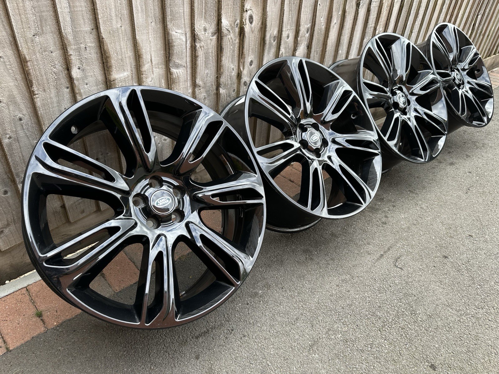 Range Rover Velar 22” 7015 Alloy Wheels Genuine! - Image 9