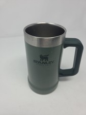 Birra Stanley Adventure Big Grip Stein verde martellato 24 oz isolata sottovuoto
