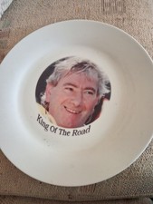 "JOEY DUNLOP " PLATE ,  11"  IN DIAMETER . NEW