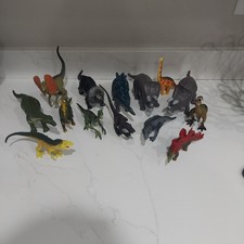 14 DINOSAURS, HUGE LOT