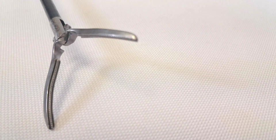 Лапароскопические захватные щипцы SNOWDEN PENCER 90-5005 Crile Clamp - Изображение 3 из 4