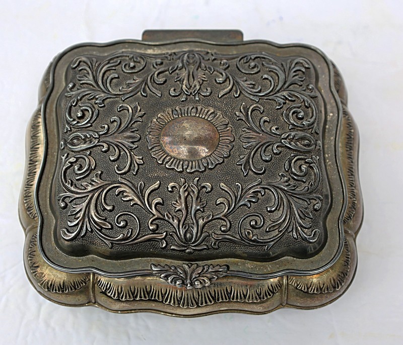 Godinger Silver Art Co. Plated Jewelry Box Scrolling Decoration Red Velvet Lined