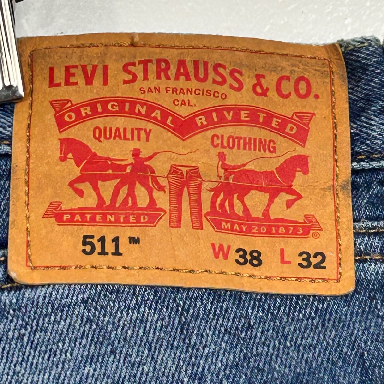 Levis 511 Jeans Mens Blue 38x32 Medium Wash Slim Fit Distressed Denim 04511-2369 thumbnail 4