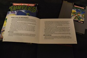 Videogame NES Nintendo Boxed Teenage Mutant Hero Turtles 1990 & Instructions