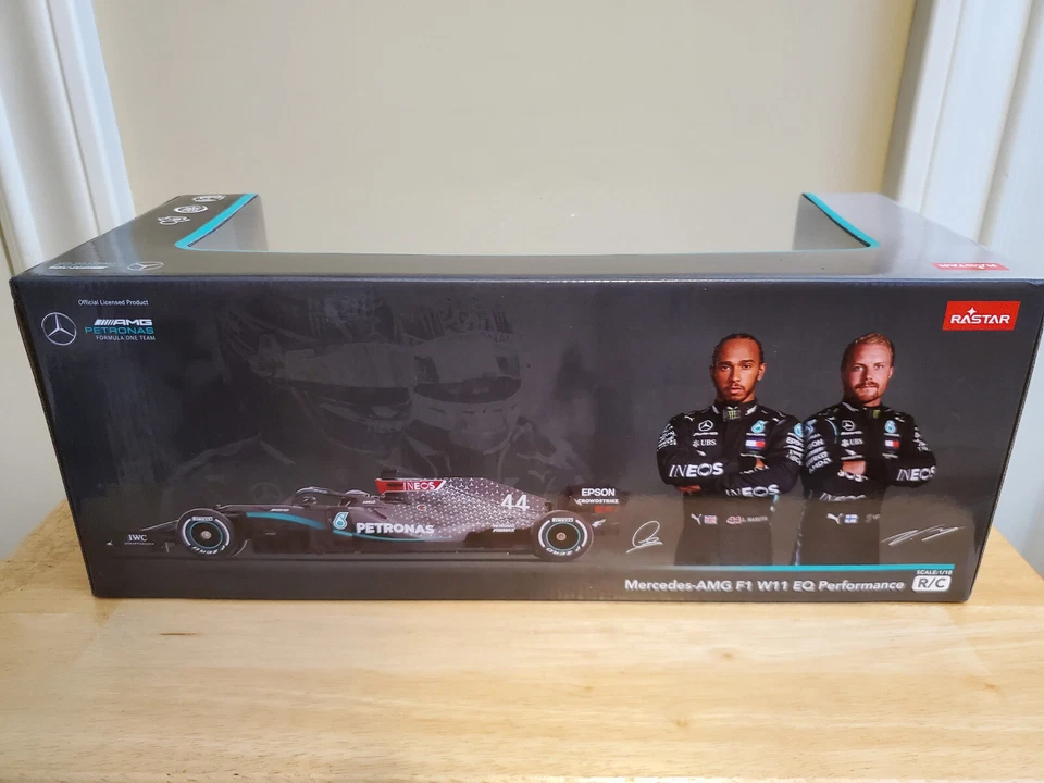 Rastar 2.4 GHz R/C F1 Car Mercedez-AMG F1 W11 EQ Performance Scale 1:18 - Image 4 of 4