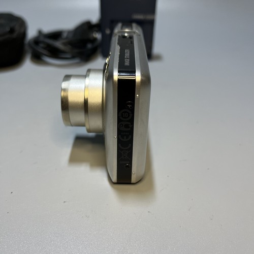 Canon IXUS 120 IS 12.1MP Compact Digital Camera - Silver + 4GB Card - Picture 7 of 11