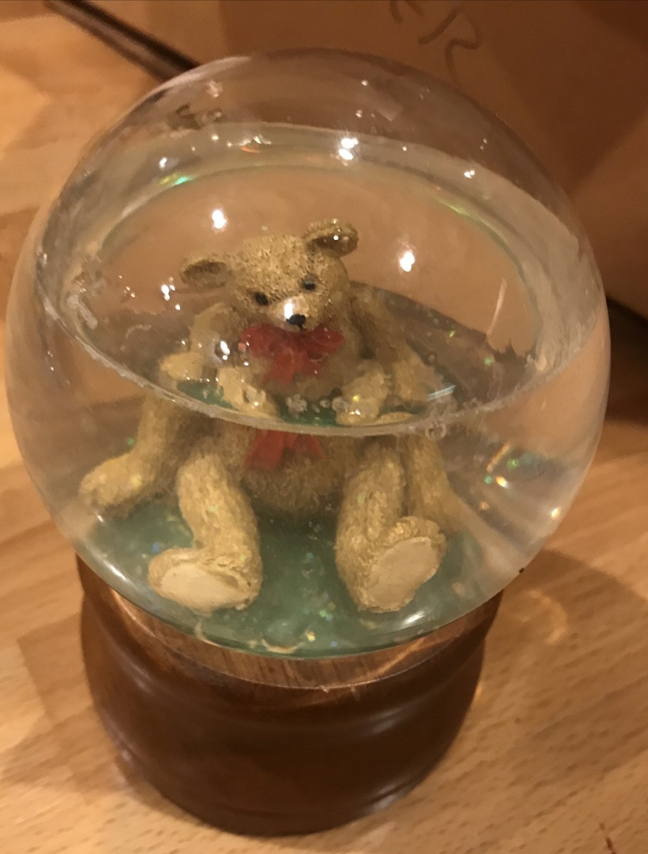 VTG SMITHSONIAN INSTITUTION TEDDY BEAR W/ RED BOW MUSICAL SNOW GLOBE TAIWAN